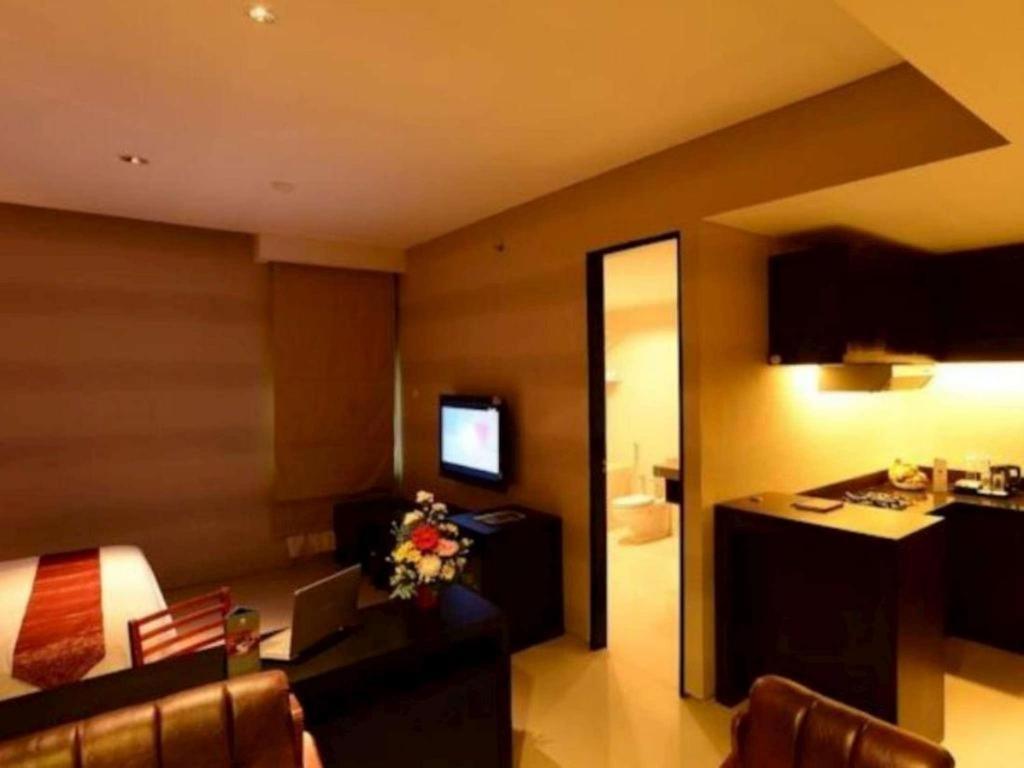 Emilia Hotel By Amazing - Palimbão Exterior foto