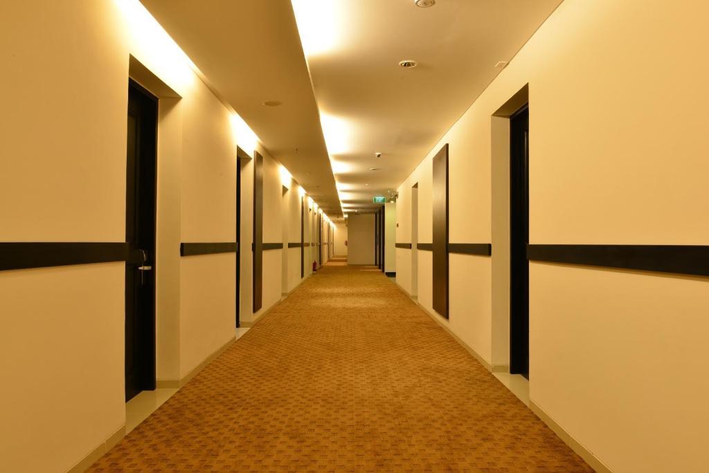Emilia Hotel By Amazing - Palimbão Exterior foto