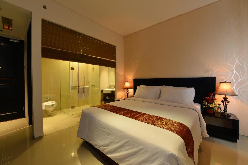 Emilia Hotel By Amazing - Palimbão Quarto foto