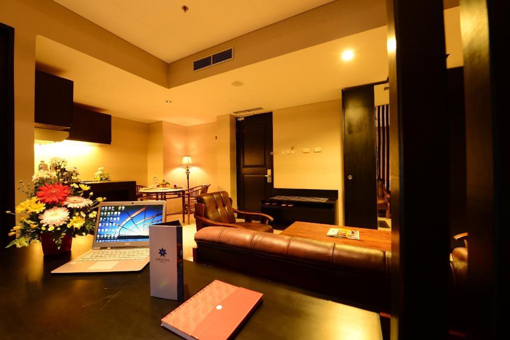 Emilia Hotel By Amazing - Palimbão Quarto foto