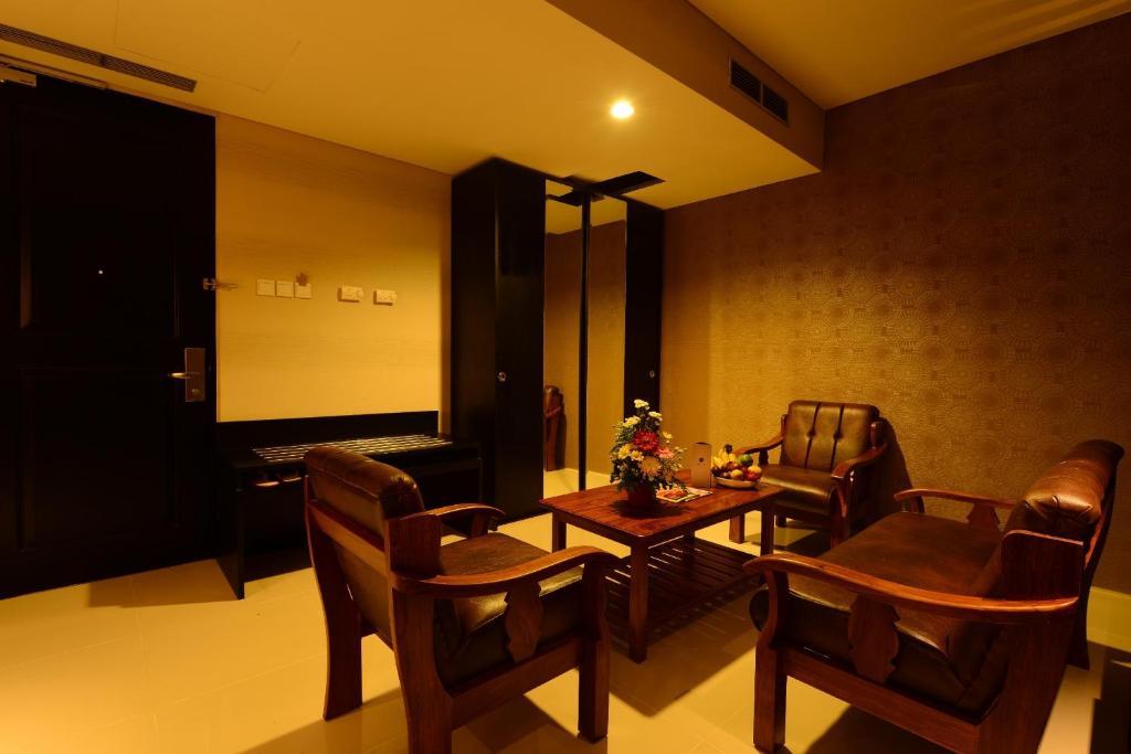 Emilia Hotel By Amazing - Palimbão Quarto foto